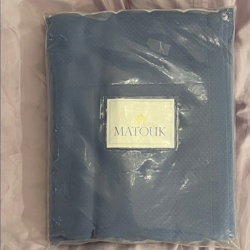 Matouk BRAND NEW Elegant Blue Duvet Cover